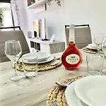 شقة Island